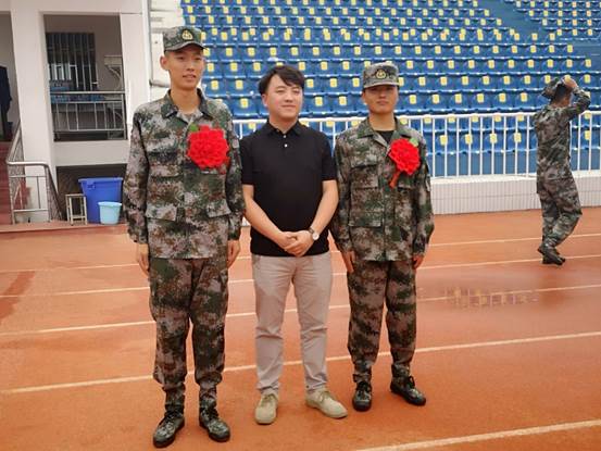 说明: E:\民族工艺学院招生就业工作\网站建设\民族工艺系新闻\2019年下半年\征兵入伍\df150e63b1df0ed9cde4b9264a1abb39605fc1ca50132ec5c.jpg